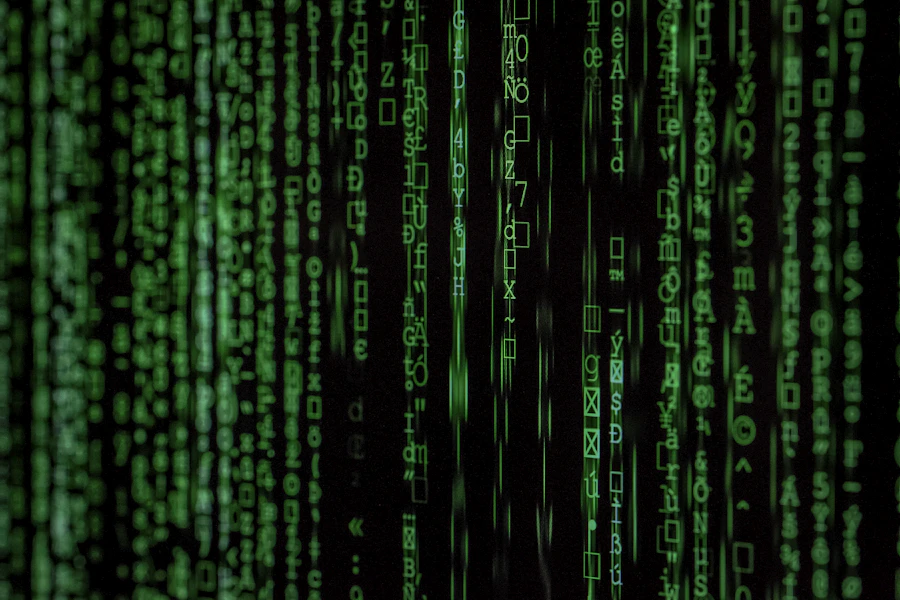 Visualización de amenazas digitales y código malicioso